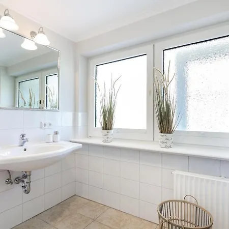 Haus Weissenburg, Whg Eg West